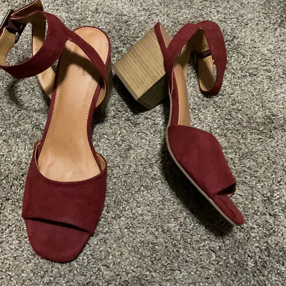 Universal Thread Red Sandals